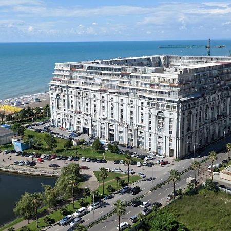 Paradise Apartment Batumi Eksteriør billede